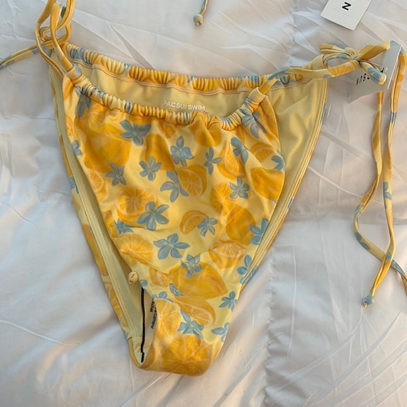 PacSun Yellow Bikini with Blue Floral Pattern - Picture 4 of 8